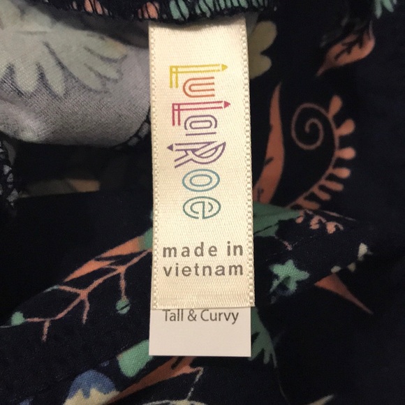 LuLaRoe Tall & Curvy leggings NWT - Picture 3 of 6
